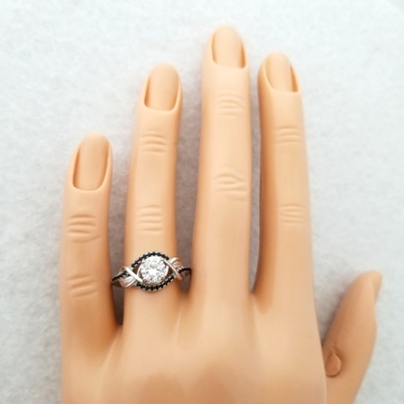 Black Spinel Leaf Design Ring - Picture 7 of 8